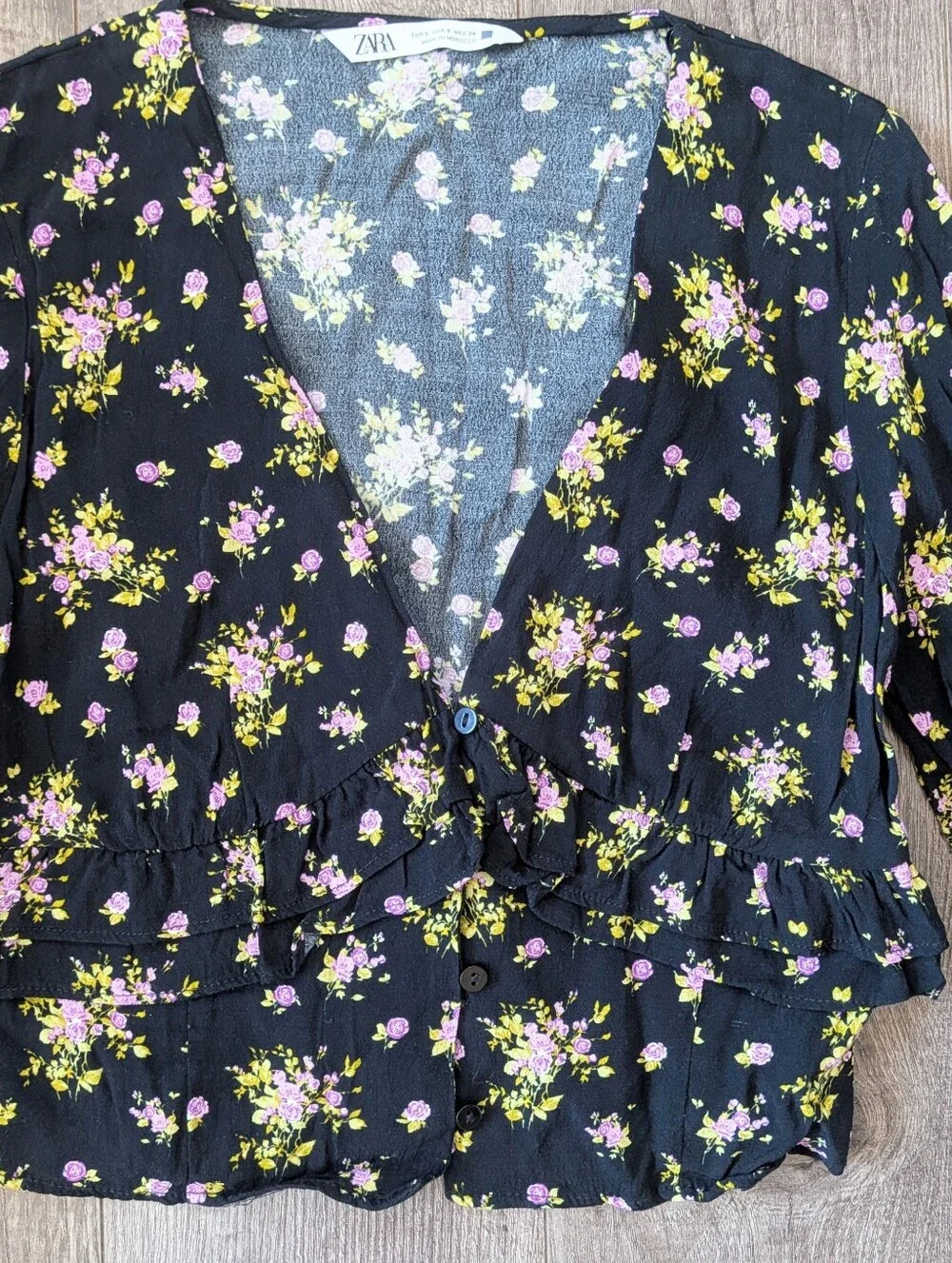 ZARA Cropped Floral V-Neck Ruffle Blouse Black and Pink - Picture 9 of 11